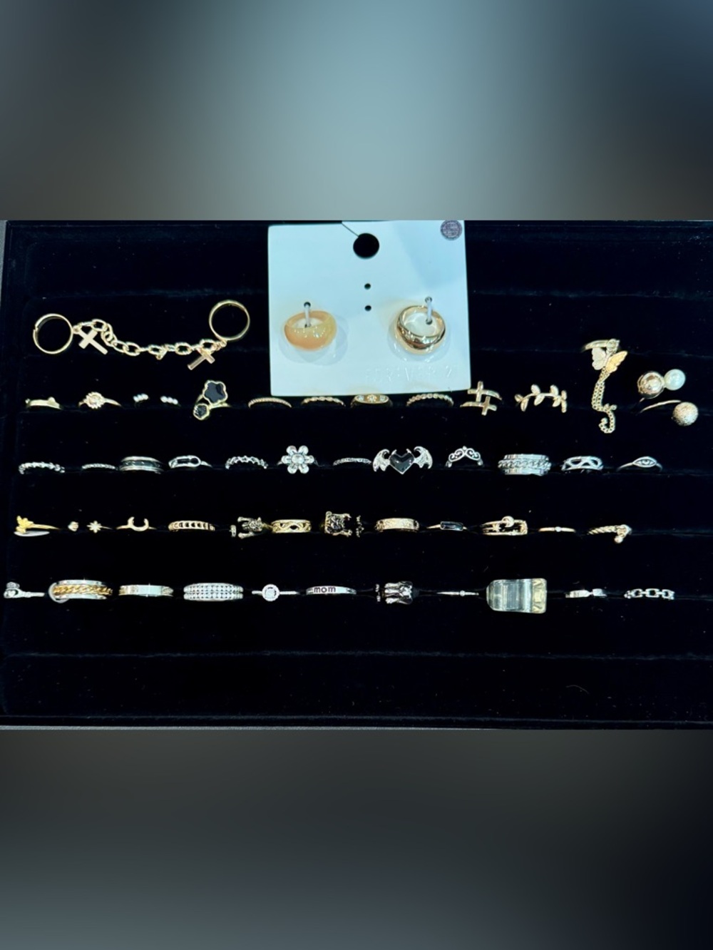 50 Fashion Rings 💍 Mystery Lot | Gold & Silver Tone | Reseller Bundle | $29 WOW - Picture 4 of 16